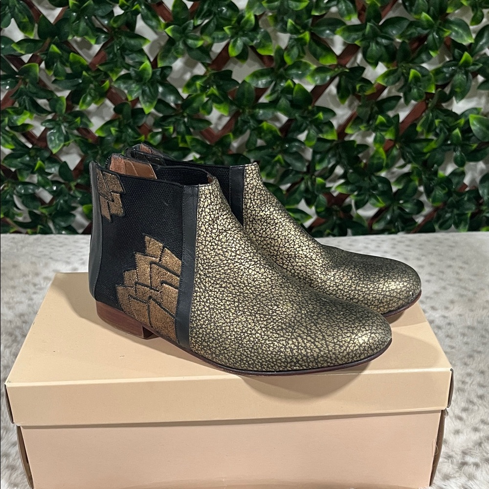 Metallic Gold Chelsea Ankle Boots - Women's
